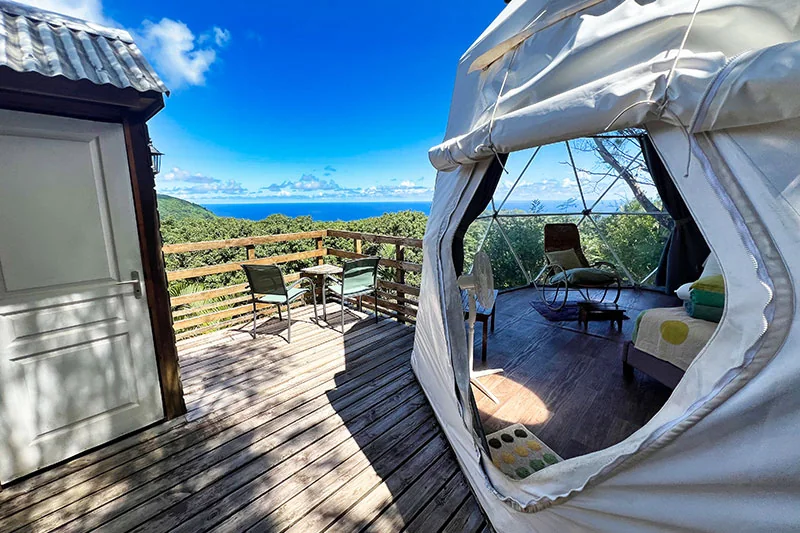 Terrasse privative et vue du Dôme Zen